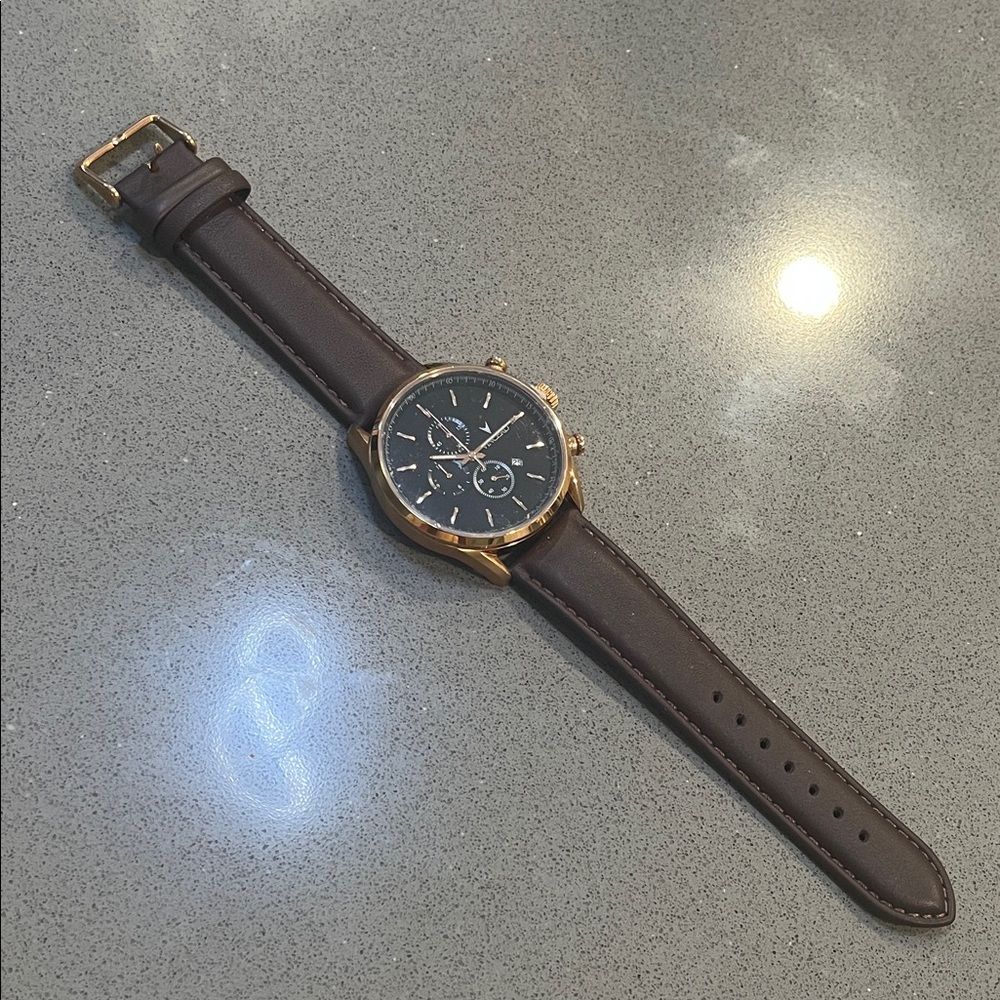 Elegant Brown Leather Strap Watch